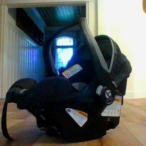 Baby Trend Infant Car Seat and Snap N Go Stroller